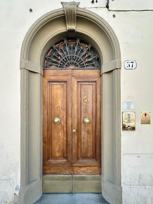 Warm Retreat In The Heart Of Florence Cls Station Apartment Екстериор снимка